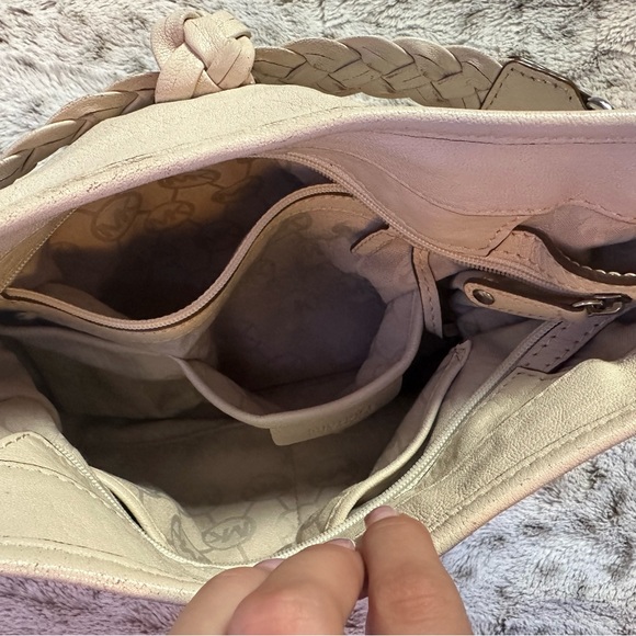 Michael Kors White Purse - Picture 15 of 15